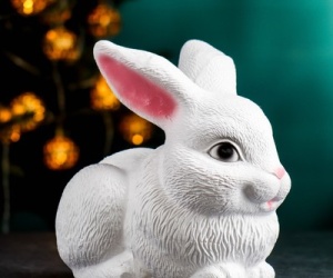 Сувенир в форме кролика